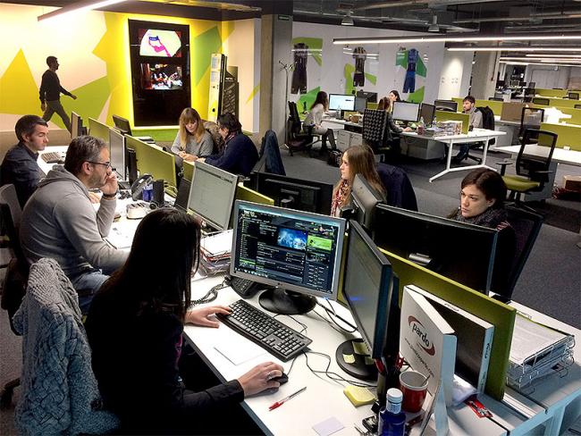 Noticia Infoplay: Artículo sobre la implementación de Four9s por Retabet para sus operaciones diarias de SQL Server, con fecha 18 de mayo de 2021.